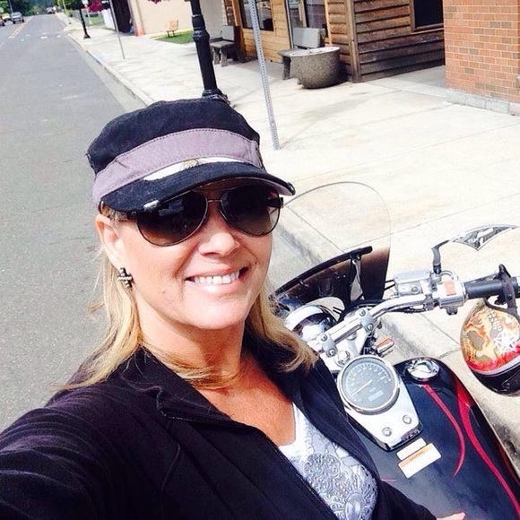 Meet your Posher, Deb - Picture 6 of 10